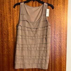 Women’s brand new loft top, great with jeans or dress pants